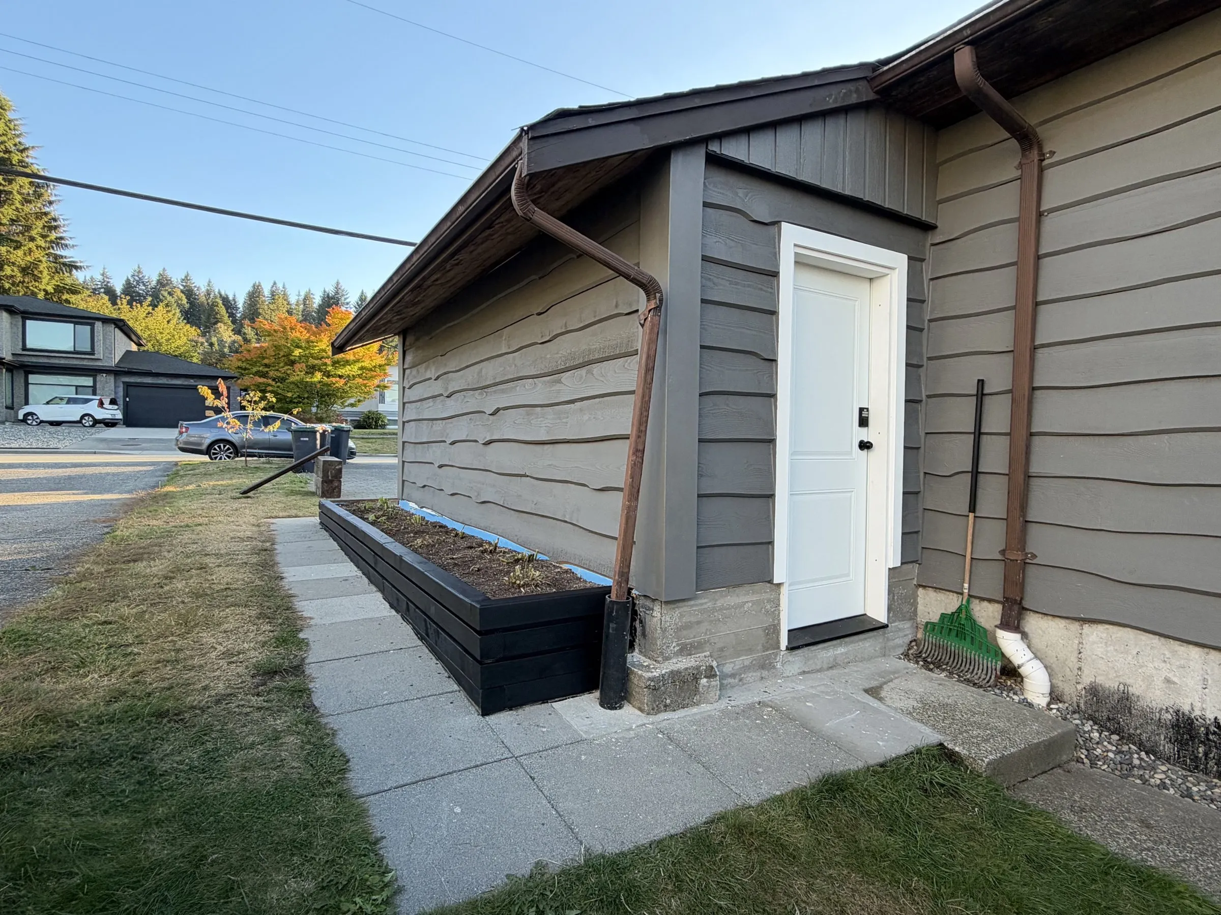 New side entry to the storage room